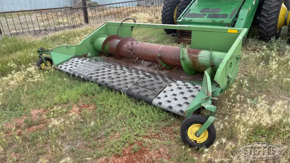 John Deere 212 Pickup Head