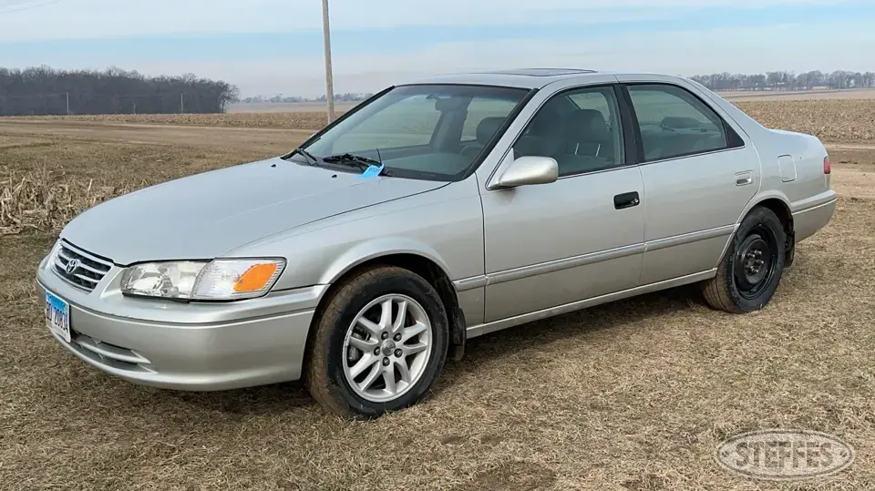 2000 Toyota Camry XLE Car
