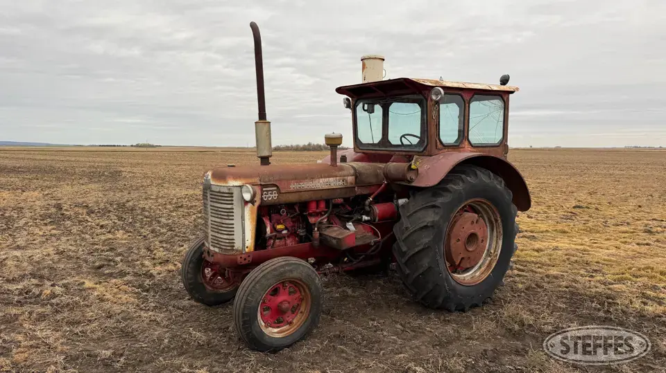 1957 International 650D Collectible Tractor