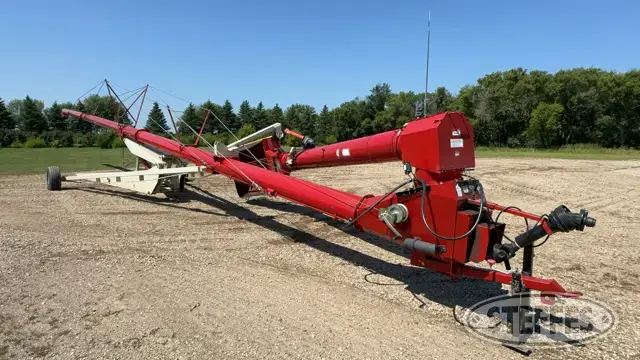 2010 Farm King 1385