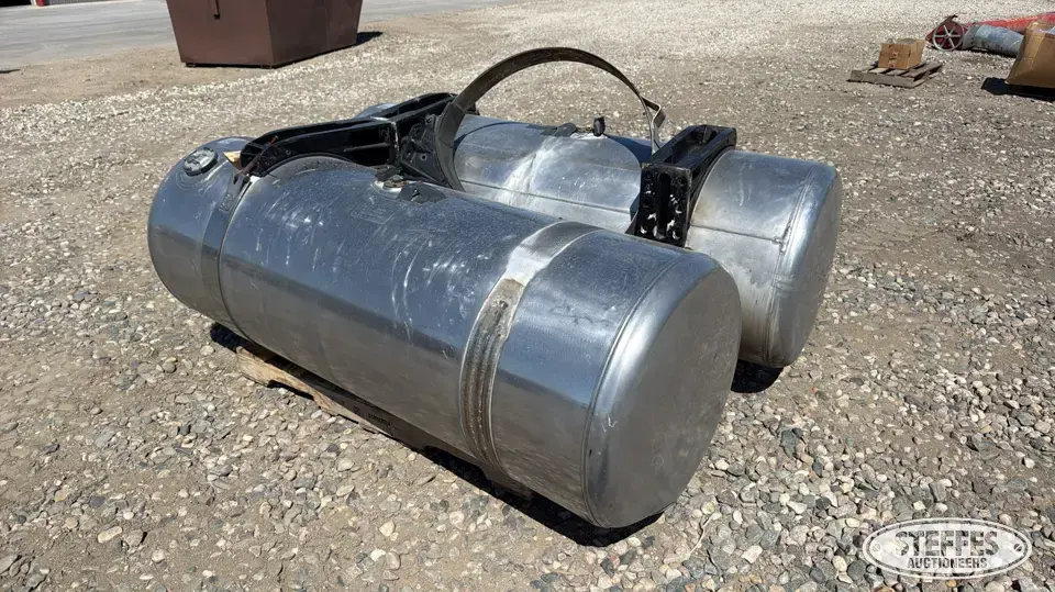 (2) Peterbilt 163 gal. fuel tanks Truck-Trailer Part