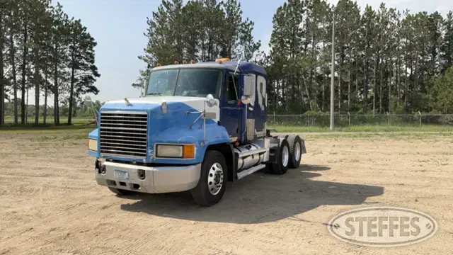 1999 Mack CH613