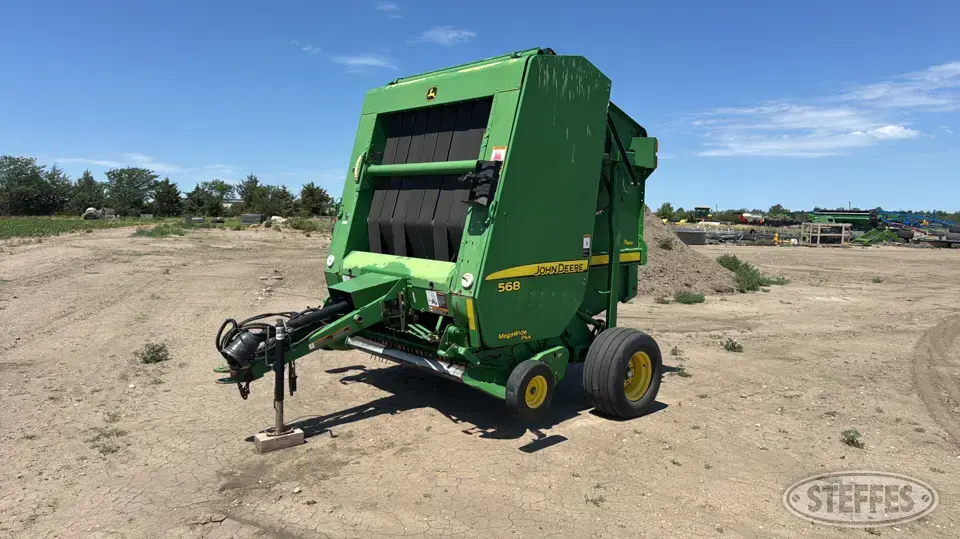 2009 John Deere 568 Round Baler