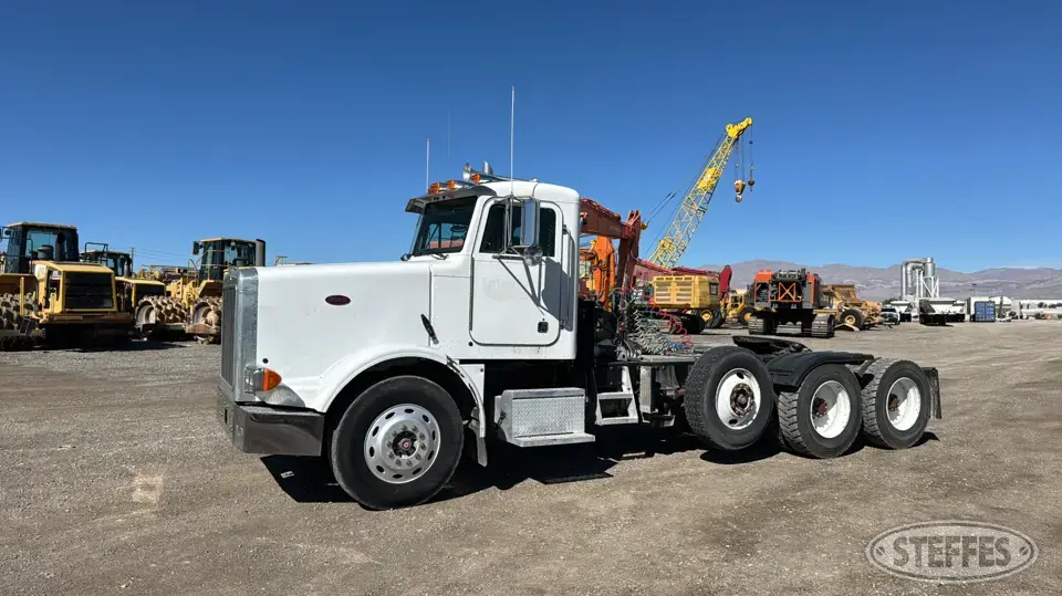 2000 Peterbilt 378 Conventional Truck without Sleeper