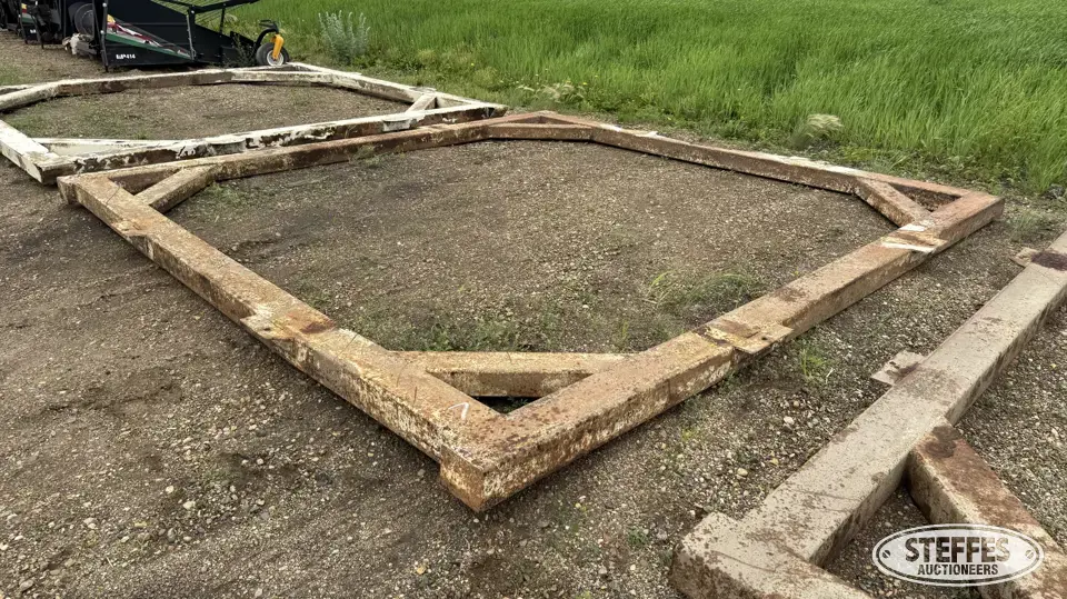 Hopper bin base