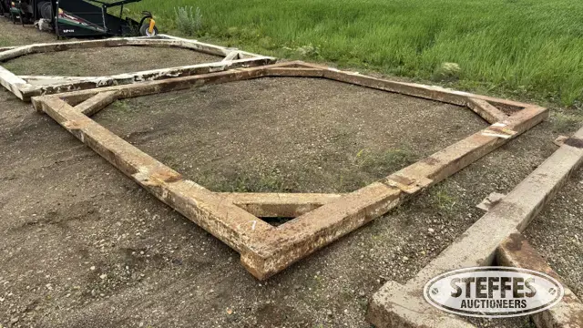 Hopper bin base