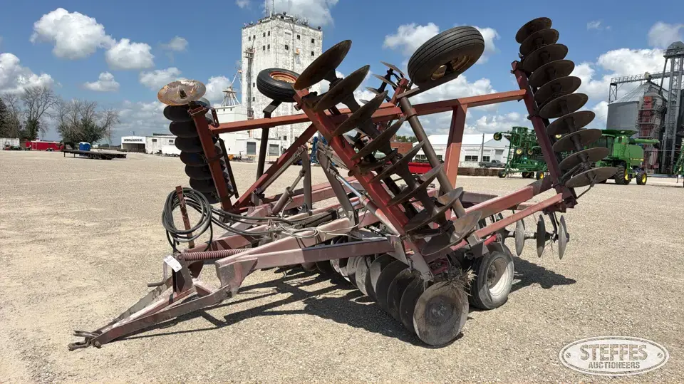International 490 Disc