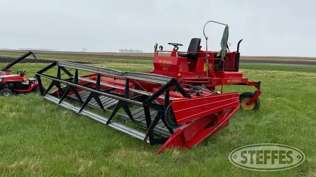 1984 Versatile 400