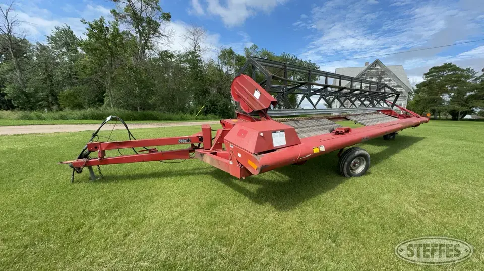 Case IH 730 Pull-Type Swather