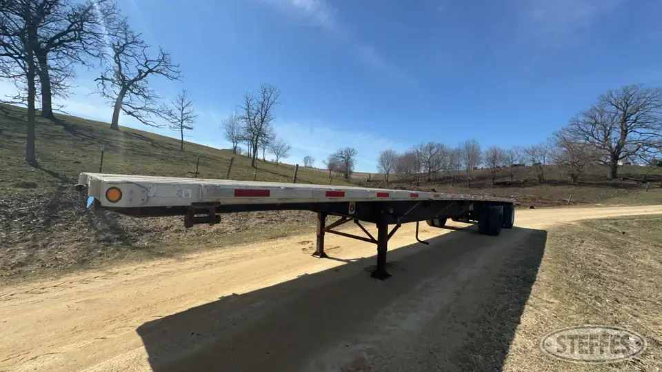 2001 Utility Flatbed Trailer