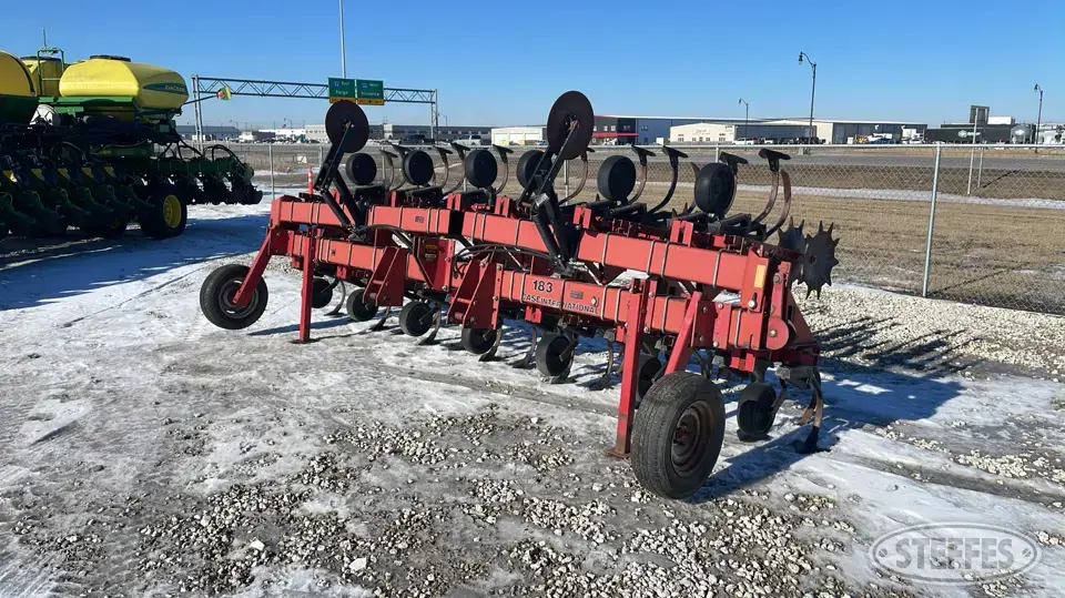 Case IH 183 Row Crop Cultivator
