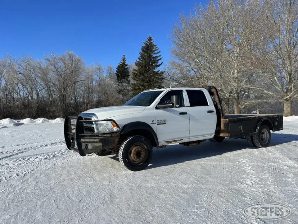 2013 Ram 5500 Flatbed Truck