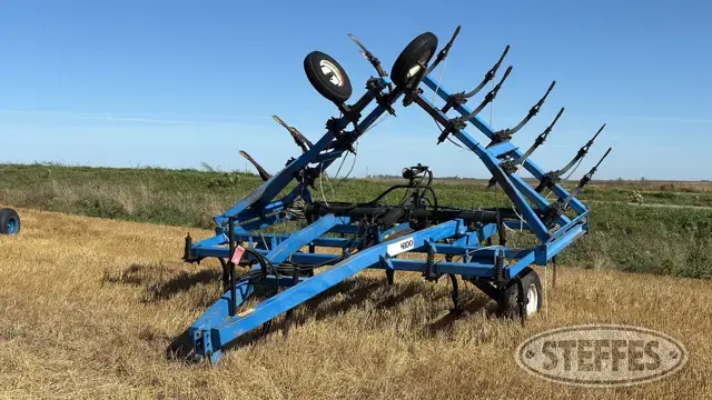 DMI 4100 NH3 applicator