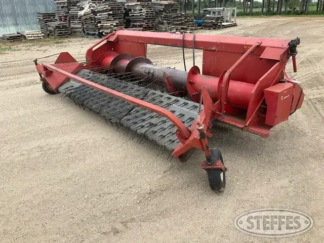 International 810