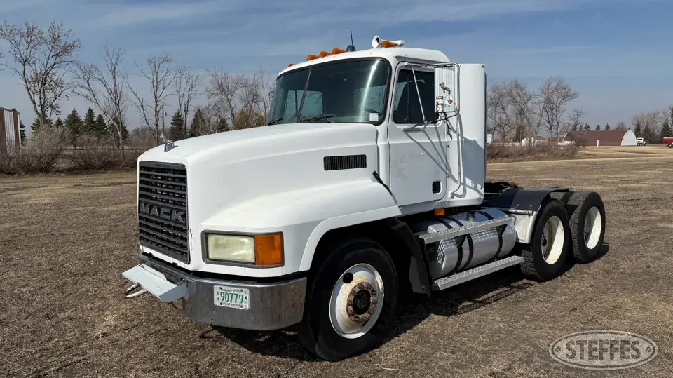 1998 Mack CH613 Conventional Truck without Sleeper