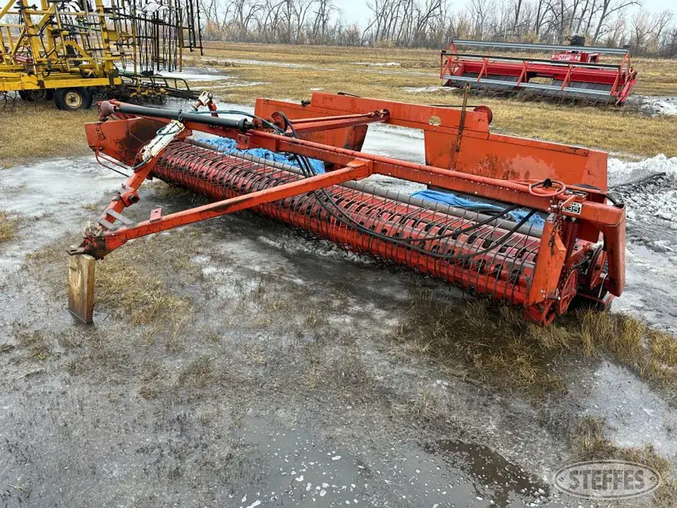 Lockwood 835 Edible Bean Windrower