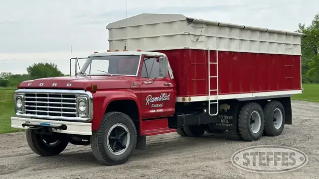1974 Ford F700