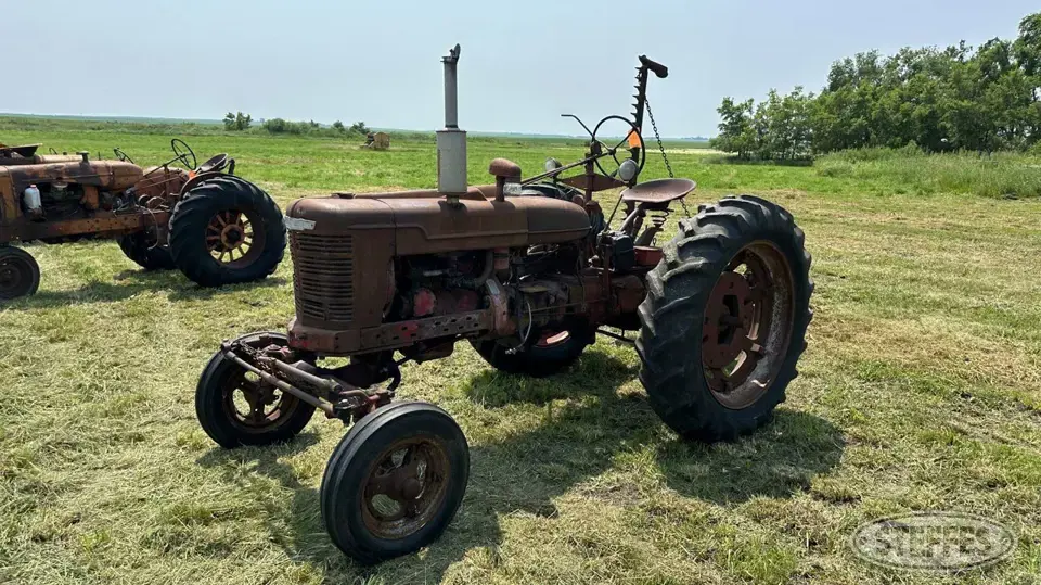 1949 Farmall H Collectible Tractor
