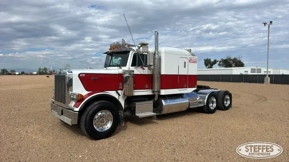 1990 Peterbilt 379 Conventional Truck with Sleeper