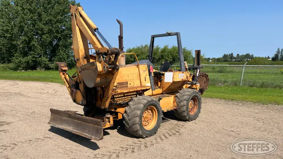 Case 860 Trencher