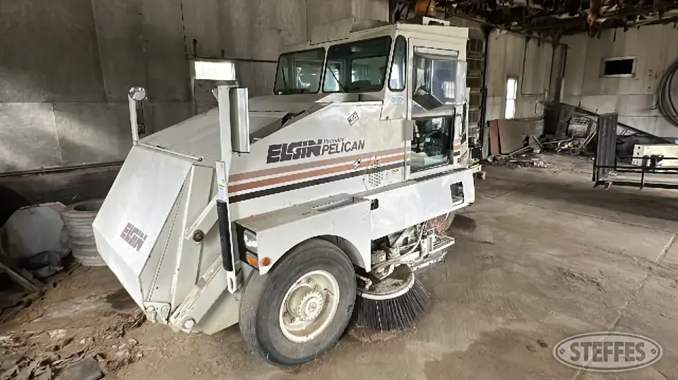 1994 Elgin Pelican Sweeper