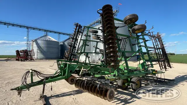 John Deere 726
