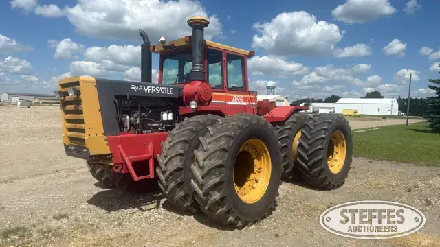 1984 Versatile 895