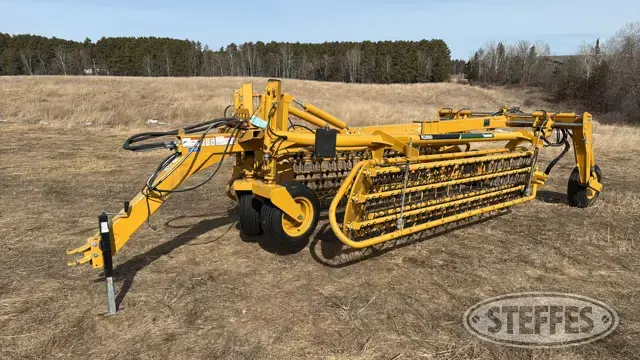 2022 Vermeer R2800