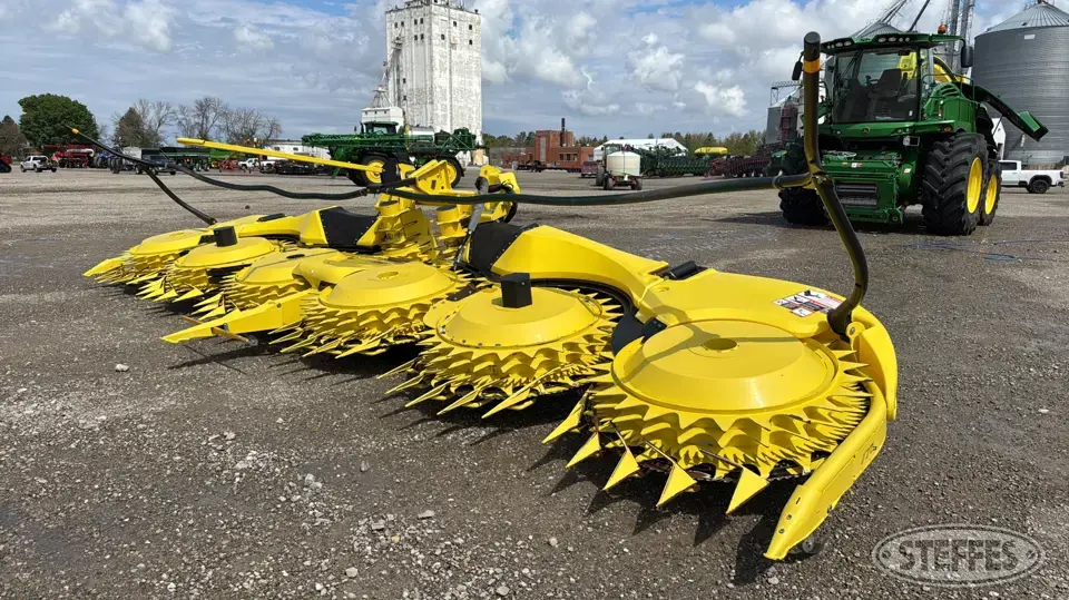 2023 John Deere 772 Forage Harvester Head