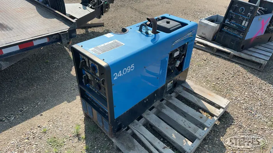 2004 Miller Bobcat 250 Welding