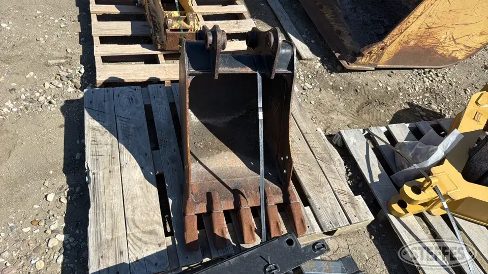 CAT 303 Excavator Attachment