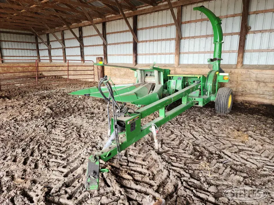2008 John Deere 3975 Pull-Type Harvester