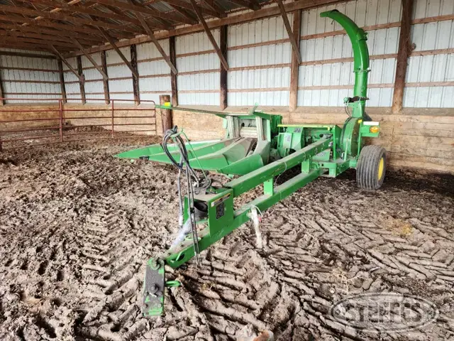 2008 John Deere 3975