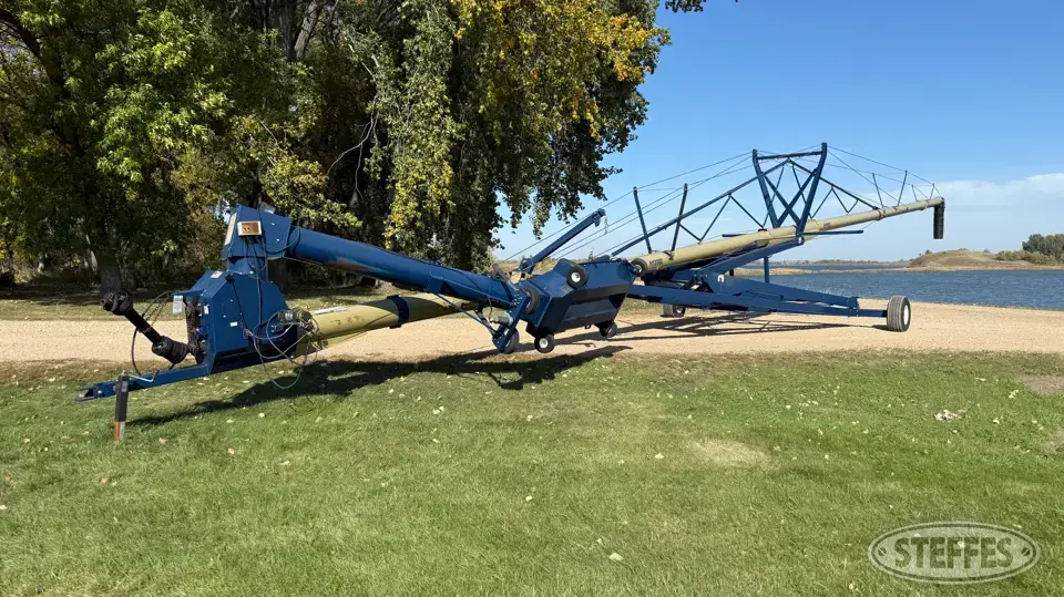 Harvest International H13102 Swing Hopper Auger