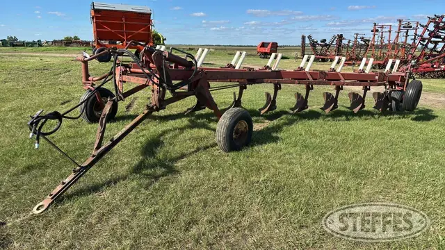 International 700 Automatic