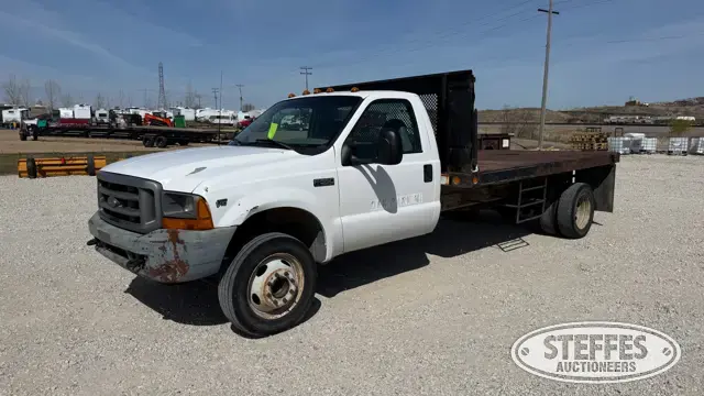 2001 Ford Super Duty F-550 XL