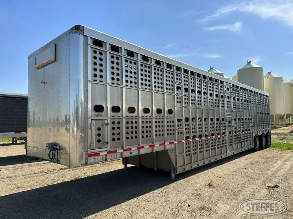 2015 Eby Semi Livestock Trailer