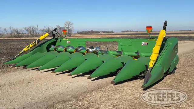 2010 John Deere 608C StalkMaster