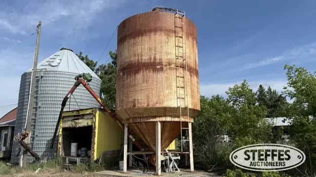 Friesen hopper bin