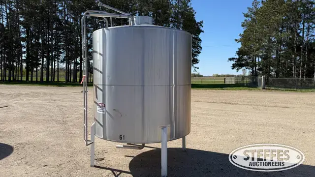 1,600 gal. SS tank