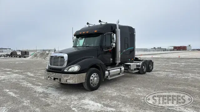 2005 Freightliner Columbia 120