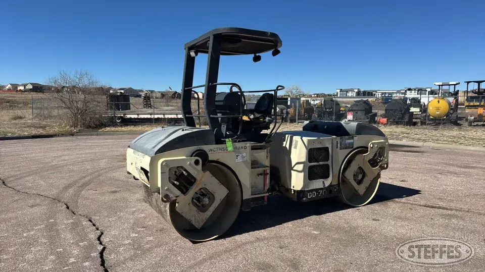2001 Ingersoll Rand DD-70 Self-Propelled Tandem Compactor