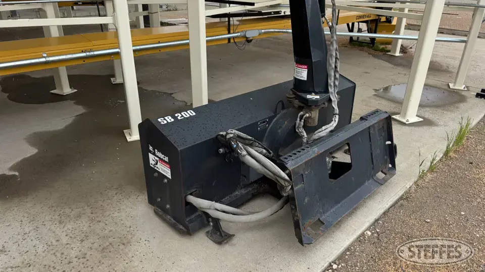 2012 Bobcat SB200 Skid Steer Snow Pushers and Snowblower