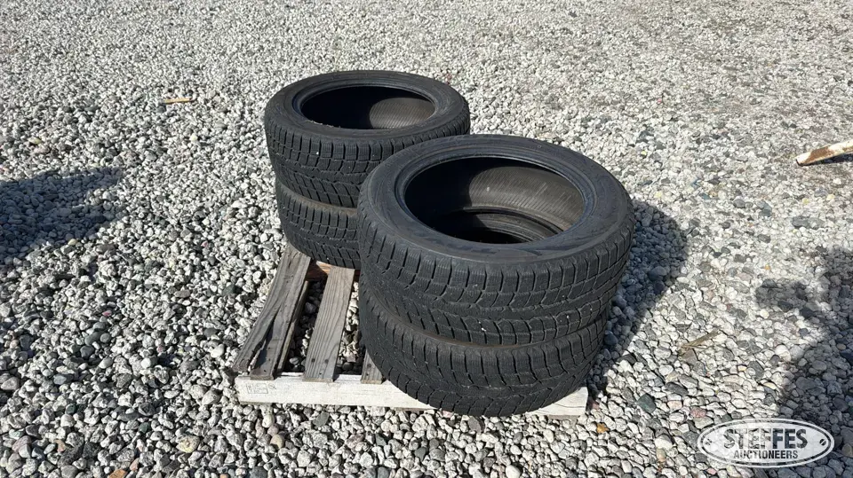 (4) Toyo Observe GSI-6LS 235/55R18 tires Passenger-Light Truck Tire