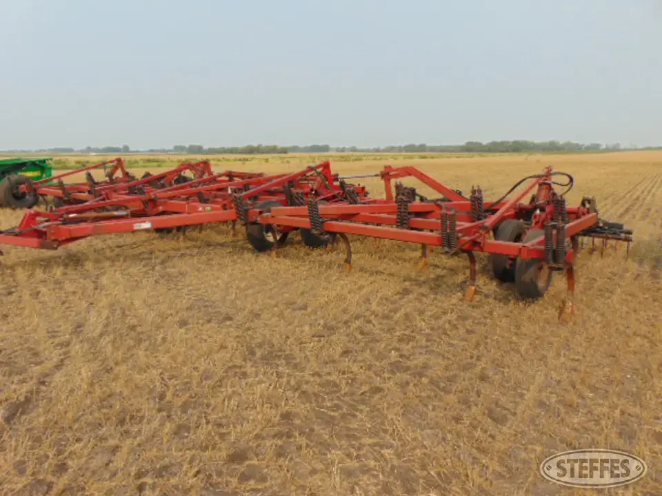 Case IH 5600 Chisel Plow