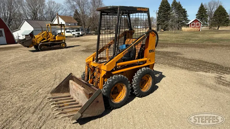 Case 1816B Wheeled Skid Steer