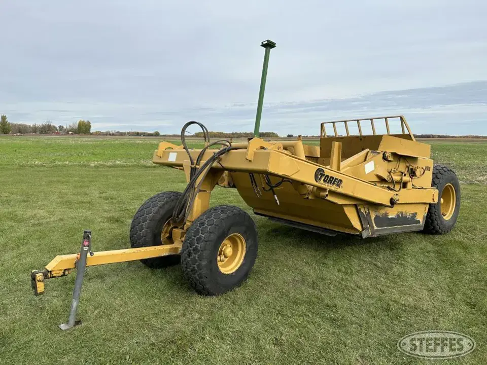 2003 Toreq 9000 Pull Scraper