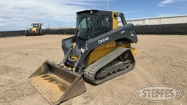 2022 Deere 331G