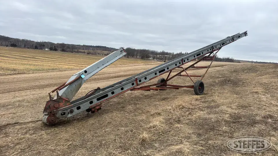 Kewanee 500 Bale Handling
