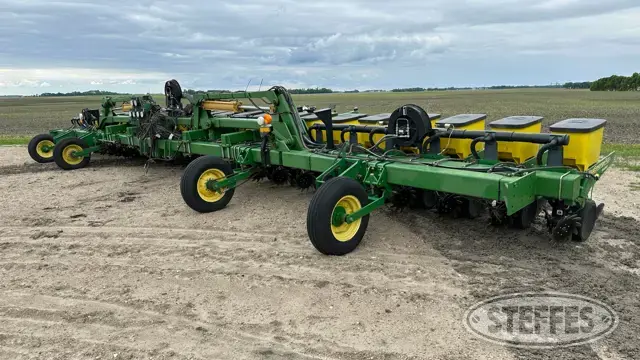 John Deere/Moore Built